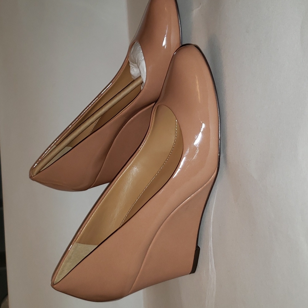 New J. Crew wedges, patent nudes, classic! Size 7, NEW in the box